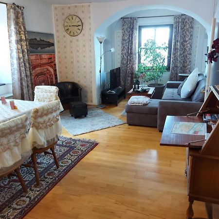 Schloss Weichs zu Regensburg mit 1-2Schlafzimmer Parkplatz Internet 60qm Zentrum Exterior foto