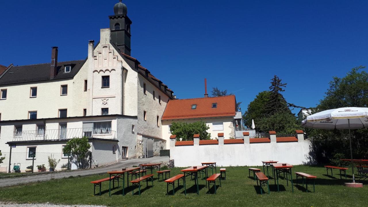 Schloss Weichs zu Regensburg mit 1-2Schlafzimmer Parkplatz Internet 60qm Zentrum Exterior foto